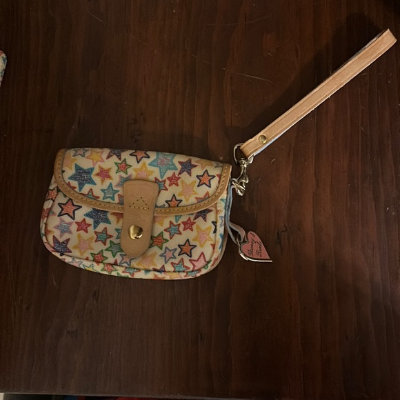 Dooney & bourke star wristlet - Picture 1 of 3